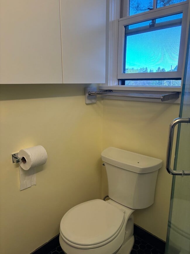 Building Photo - 9566 Main St