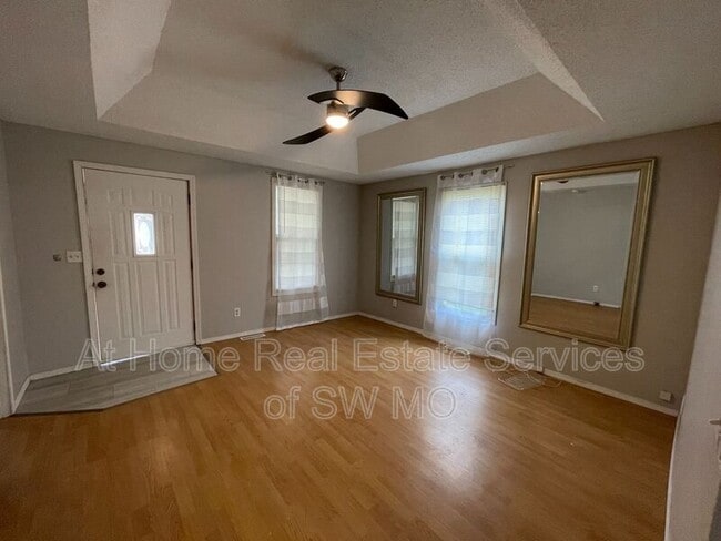 Building Photo - 618 W Harrison St