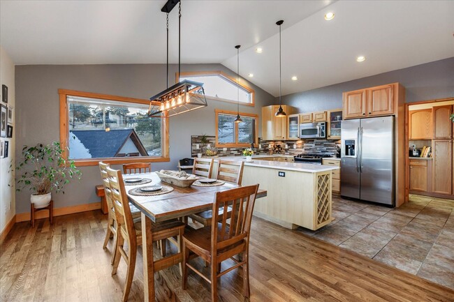Building Photo - Incredible 5 BD/5 BA Mountain Home in the ...