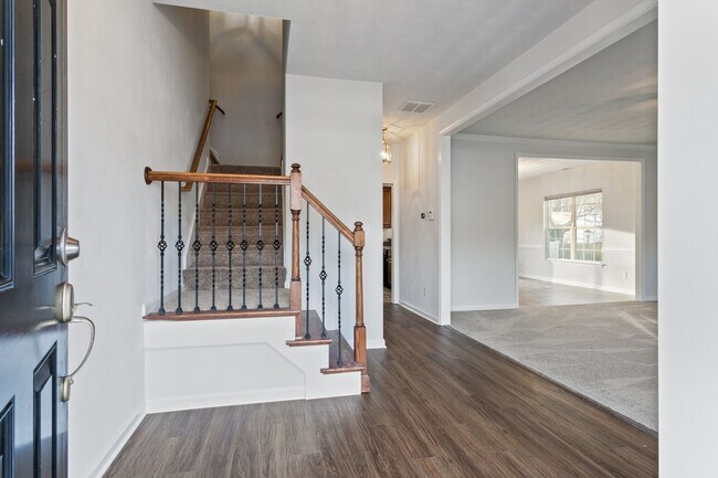 Building Photo - 60 Manilla Ln