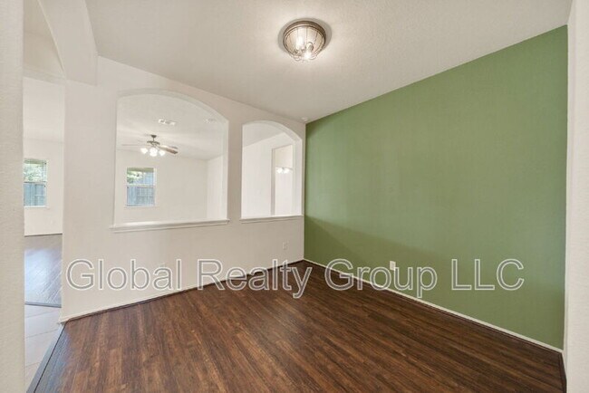 Building Photo - 2118 Pecan Haven