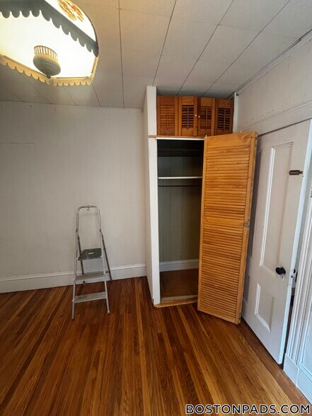 Building Photo - 5 Aldie St