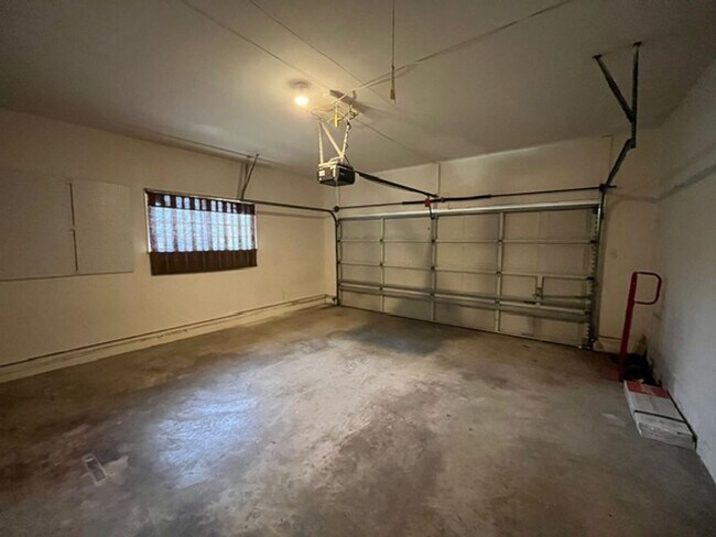 Building Photo - Very Nice 3 Bedroom 2 Bathroom House near the University of Arkansas Little Rock