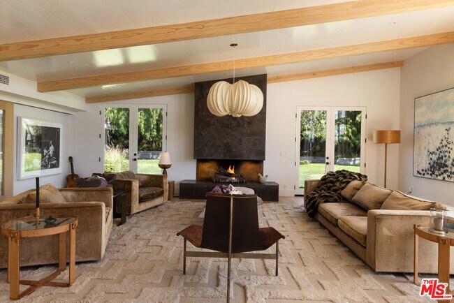 Building Photo - 6048 Philip Ave