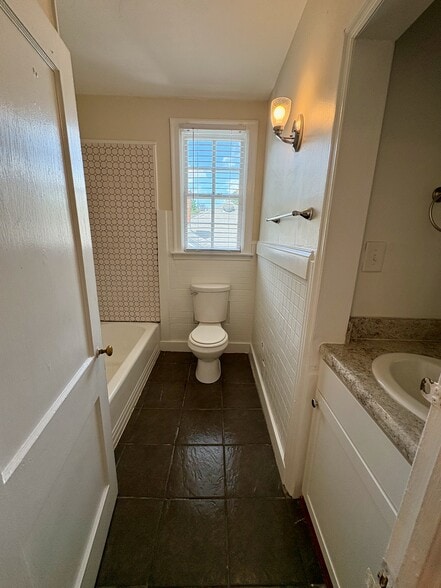 Building Photo - 120 Corbin Ave