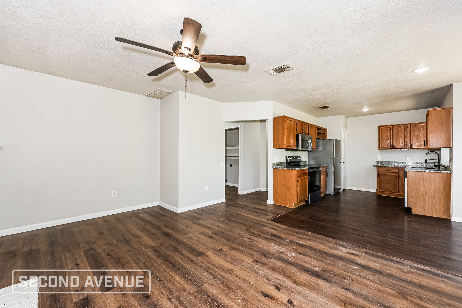 Building Photo - 2712 Creekwood Ln