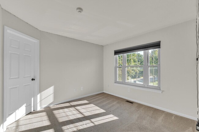 Building Photo - 41312 Maplewood Drive