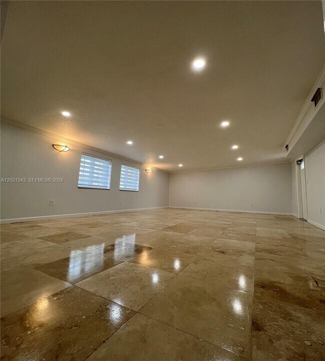 Building Photo - 15540 SW 156th Ave
