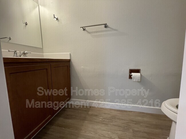 Building Photo - 14644 50th Ave NE