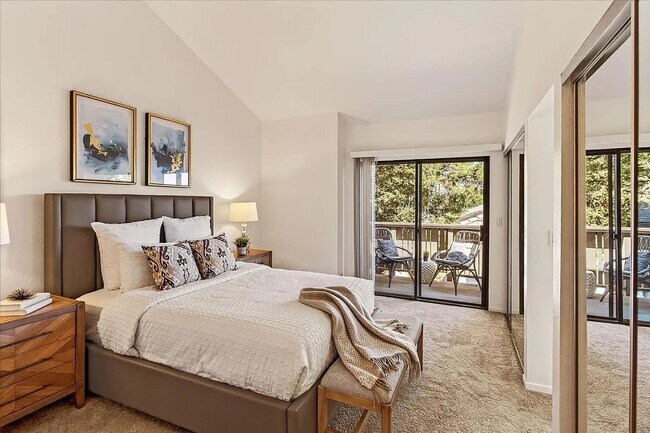 Building Photo - Bright Campbell Condo with Vaulted Ceilings & Private Balconies