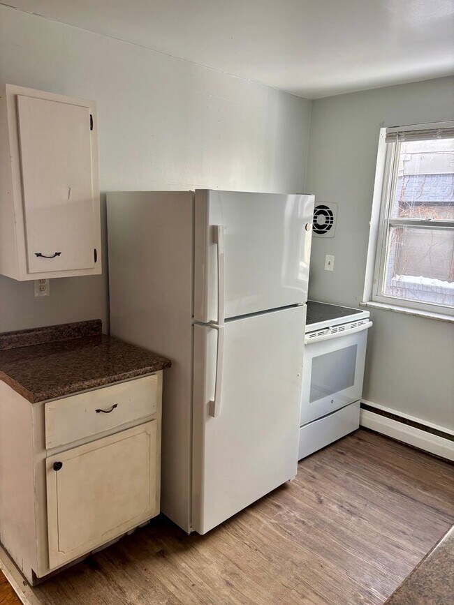 Building Photo - 2553 W North Bend Rd