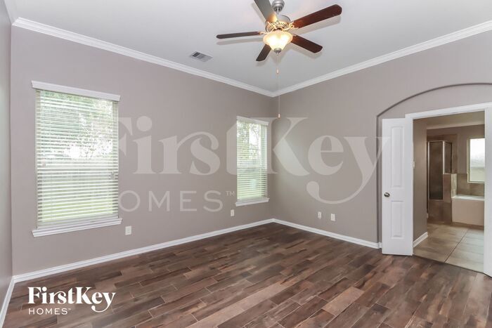 Building Photo - 4243 Bearberry Ave