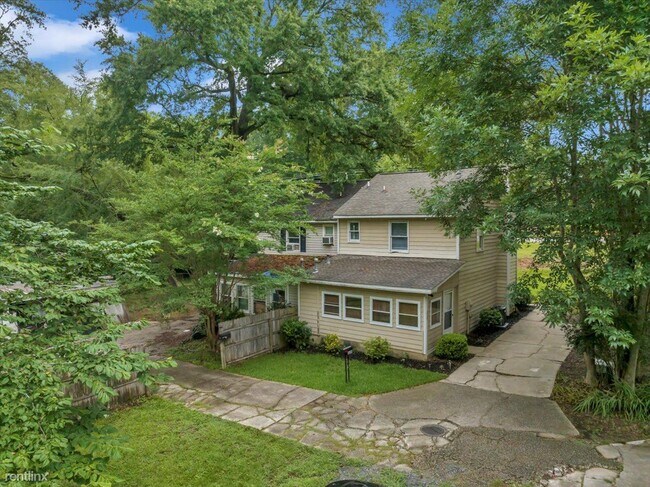 Building Photo - 2 br, 1.5 bath House - 5200 Forsyth Road