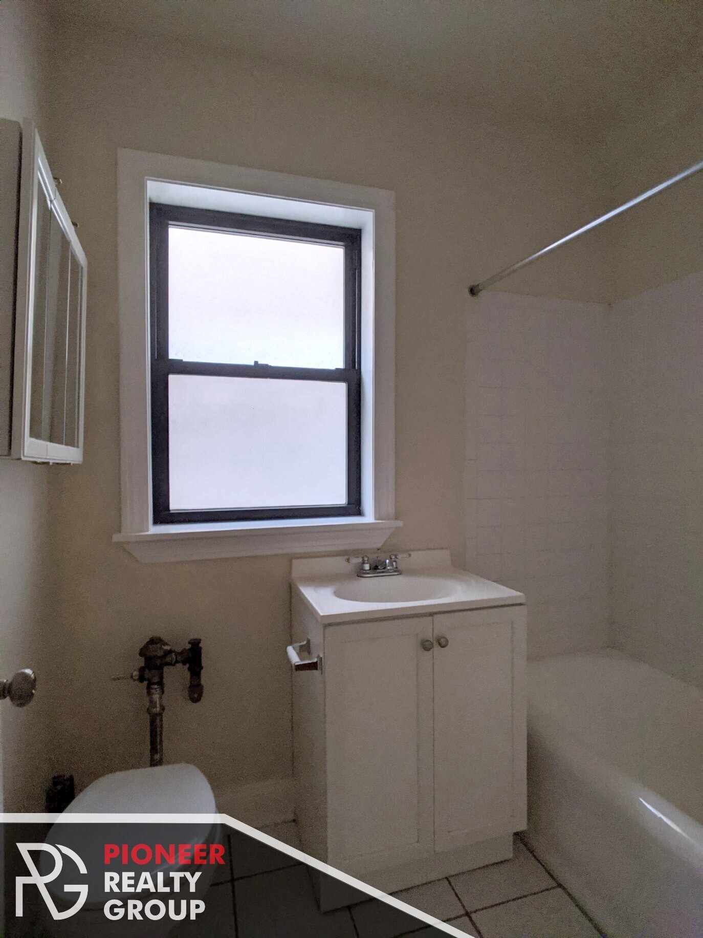 Building Photo - 1335 N Dearborn St