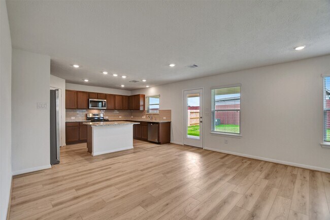 Building Photo - 18214 Sessile Oak Dr