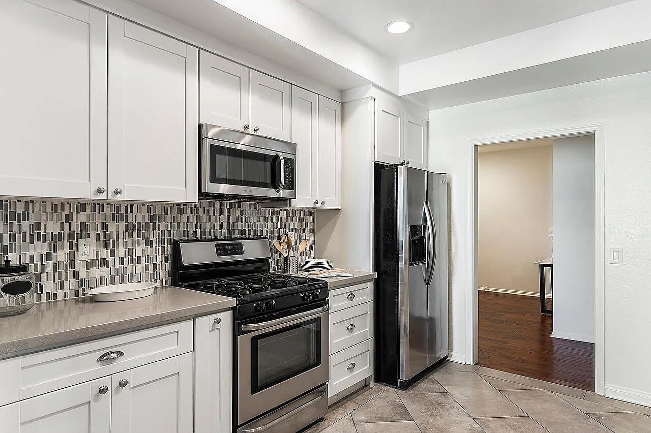 Building Photo - 1650 Veteran Ave