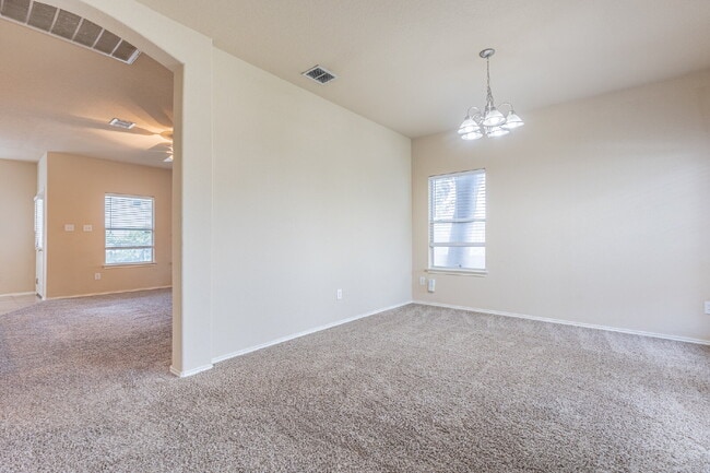 Building Photo - 906 Ashbury Bluff