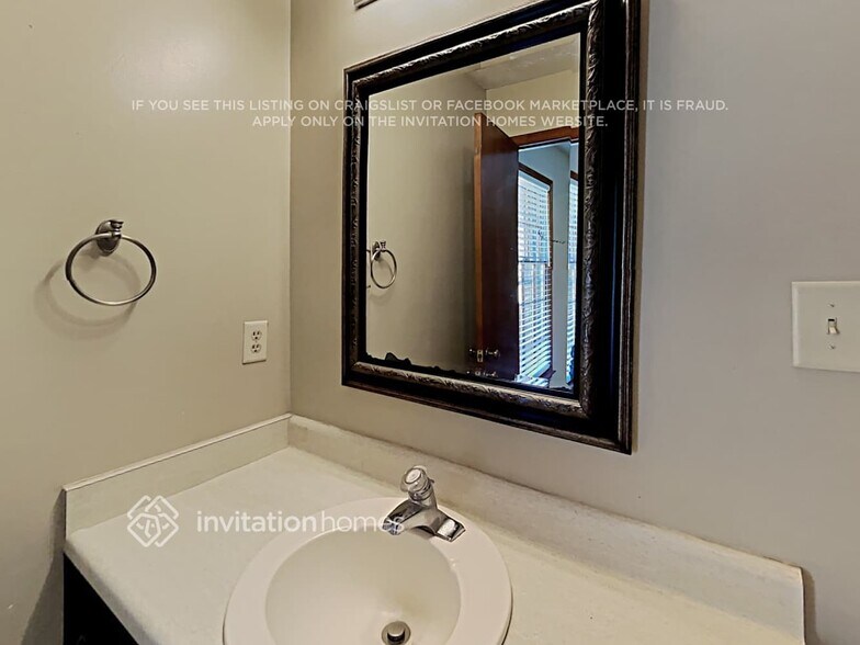 Building Photo - 542 Kenwood Rd