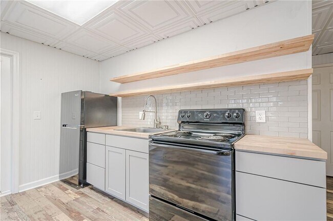 Building Photo - 34 Johnston Row NW