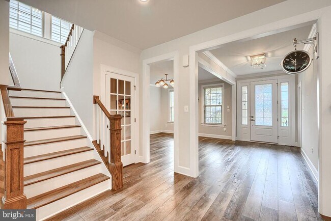 Building Photo - 7123 Starmount Ct