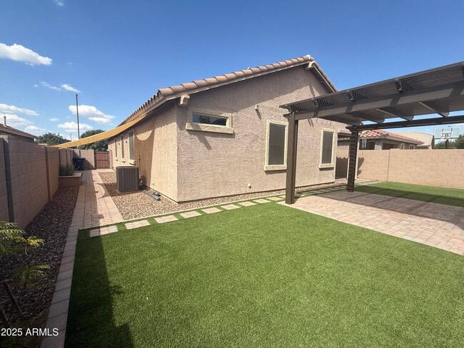 Building Photo - 3923 E Desert Broom Dr