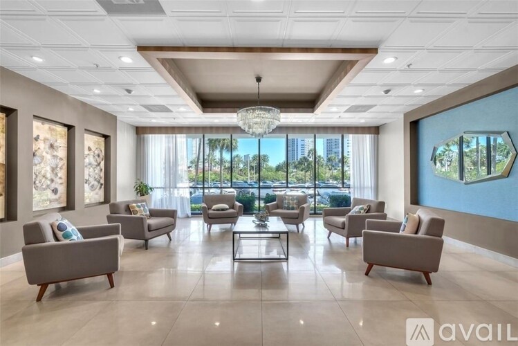 Building Photo - 3701 N Country Club Dr