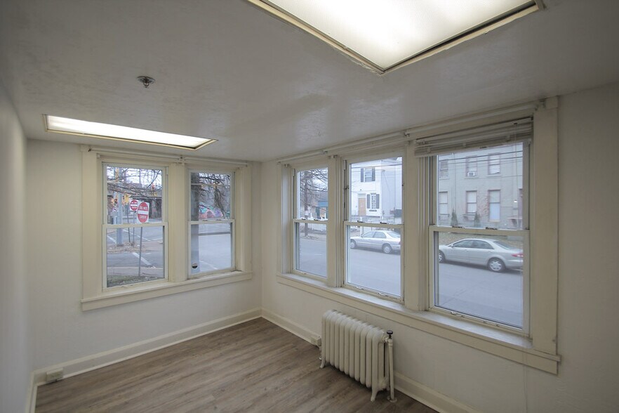 Building Photo - 505 South Ave