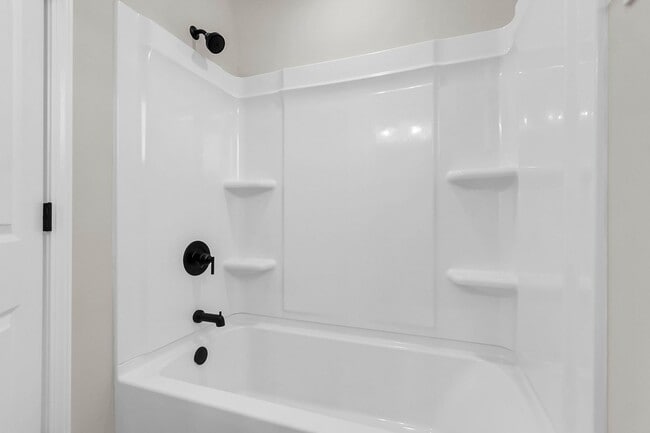 Building Photo - Beautiful 3 Bedrooms, 3.5 Bathrooms Home i...