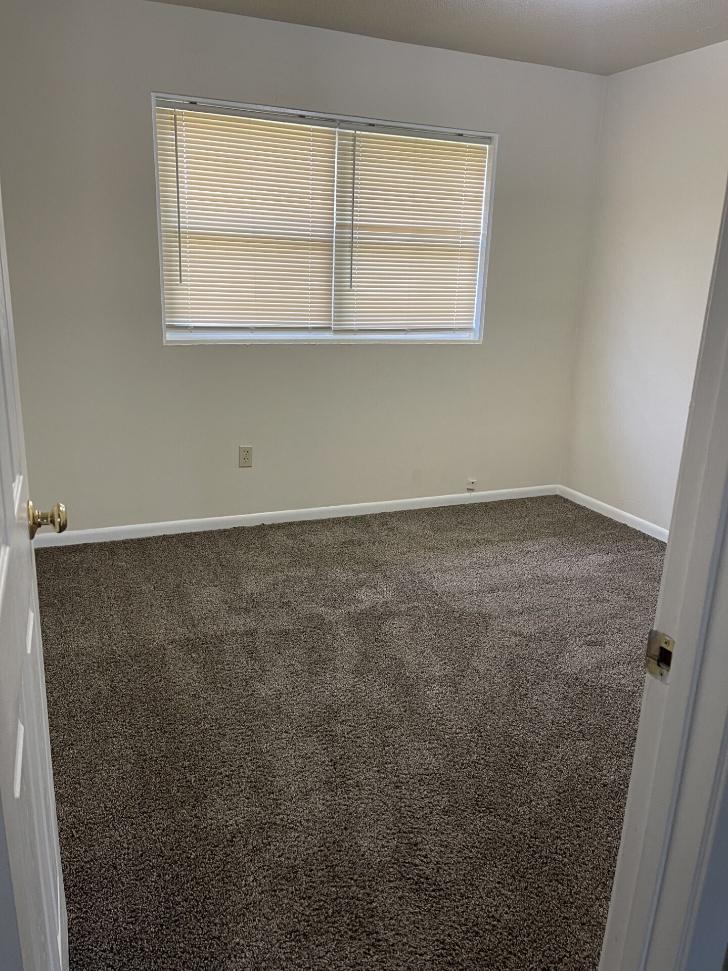 Building Photo - 2611 Quail Dr