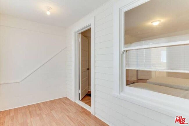 Building Photo - 1228 Fedora St