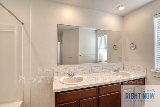 Building Photo - 5505 E Bollo St