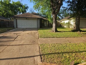 Building Photo - 14138 Clear Forest Dr