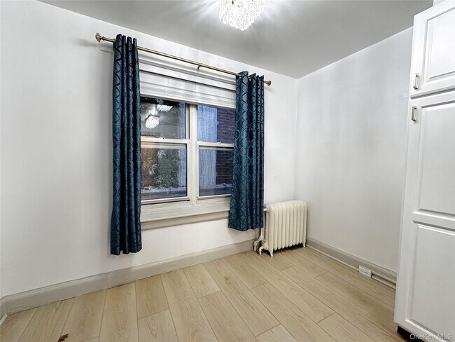 Building Photo - 153 Fifth Ave