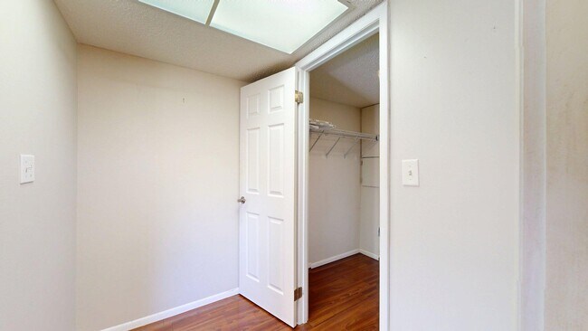 Building Photo - 4121 Heron Way