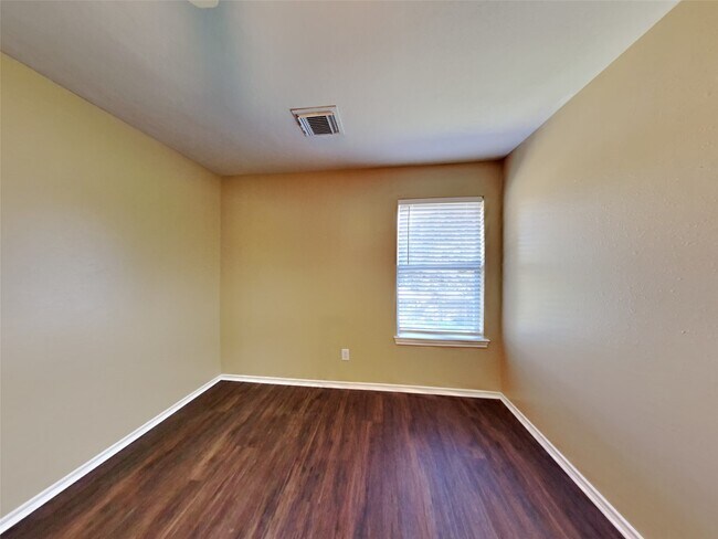 Building Photo - 149 Bristol Bend Ln