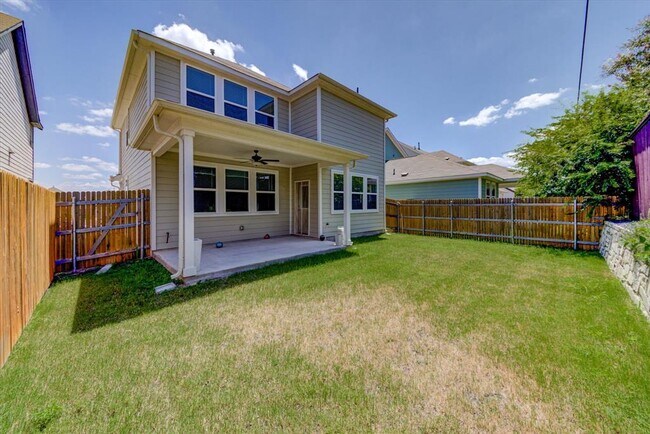 Building Photo - 15610 Ellinger Dr