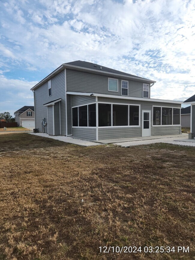 Building Photo - 73 Labrador Ln