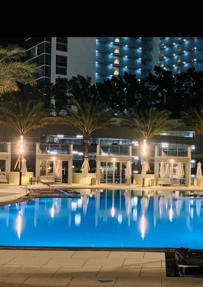 Building Photo - 851 NE 1st Ave