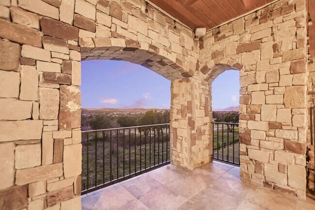 Building Photo - 211 Jack Nicklaus Dr