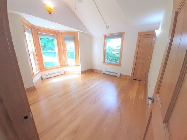 Building Photo - 201 S Aurora St