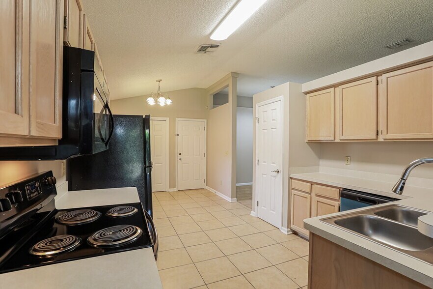 Building Photo - 1430 Starboard Ct