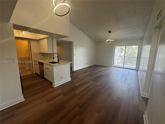 Building Photo - 5720 Rock Island Rd