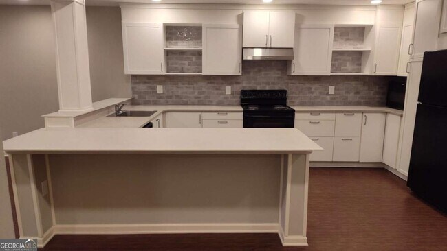 Building Photo - 3095 Colonial Way