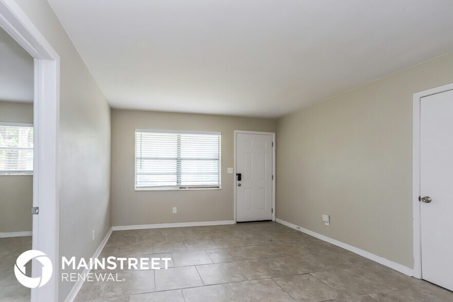 Building Photo - 2243 Trelaine Dr