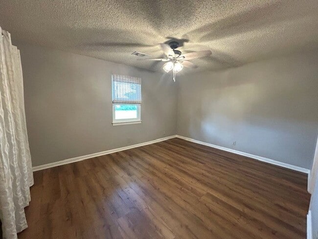 Building Photo - 144 McMurray Cir