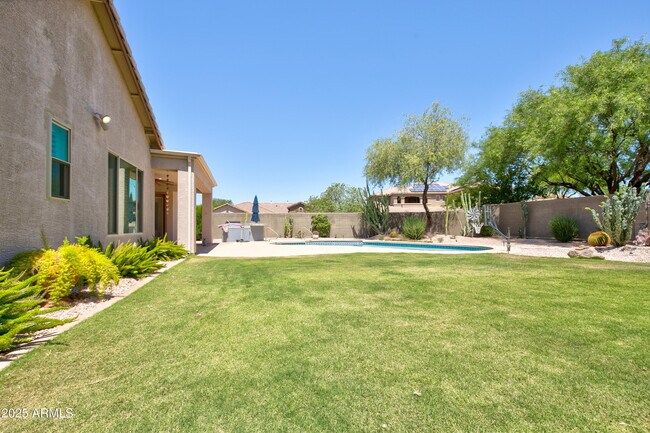 Building Photo - 2222 W Morse Ct