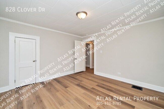 Building Photo - 828 Clover Dr
