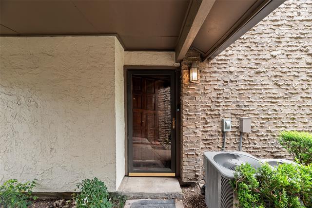 Building Photo - 333 Melrose Dr