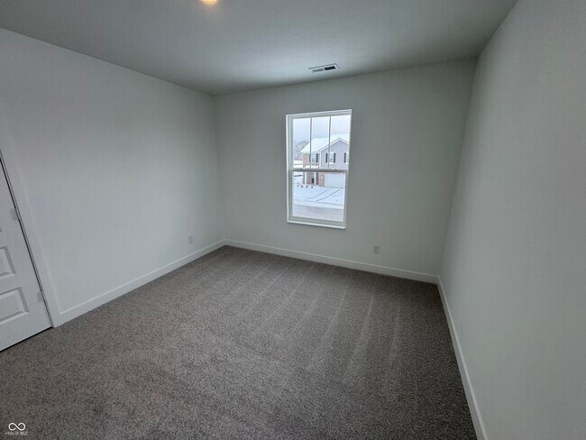 Building Photo - 2945 Grand Rdg Dr