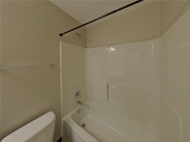 Building Photo - 1074 Landings Ln